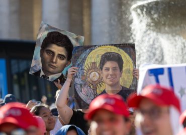 Come si diventa santi? La canonizzazione di Carlo Acutis e Pier Giorgio Frassati