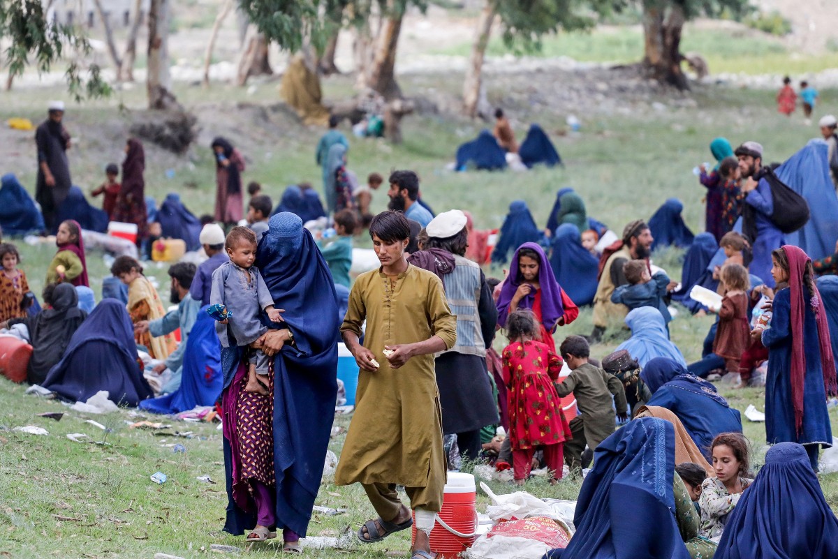 Afghanistan, terremoto e donne. L’appello Oms: “Lasciate lavorare le dottoresse”