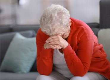 Abuso finanziario sugli anziani: quando i genitori (e i nonni) diventano il bancomat di famiglia