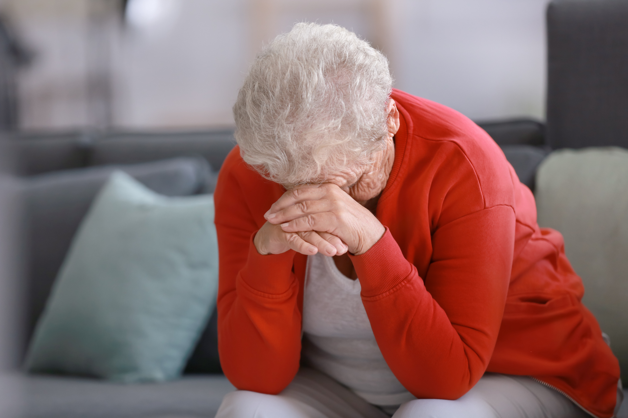 Abuso finanziario sugli anziani: quando i genitori (e i nonni) diventano il bancomat di famiglia