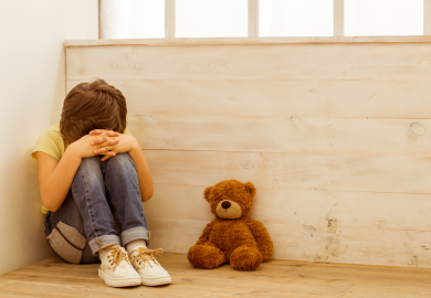 Schiaffi, sculacciate e botte sui bambini: zero benefici, solo danni