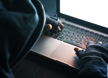 Scende l’età della responsabilità penale in Svezia: preoccupano le baby gang