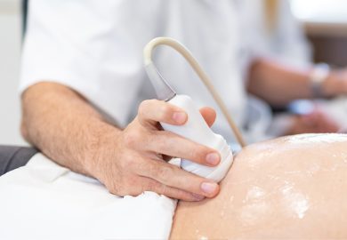 Parma, bambino nasce senza gambe, genitori risarciti con 350.000 euro