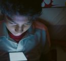 “Mascolinità tossica”, come i social stanno influenzando gli adolescenti: lo studio