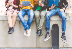 I disturbi mentali si ‘trasmettono’ tra i compagni di classe? Lo studio
