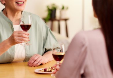 Alcol e cervello, sfatato un falso mito. I ricercatori: “Nessuna quantità è sicura”