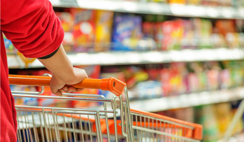 L’Italia ferma nel carrello della spesa: una famiglia su tre riduce il cibo