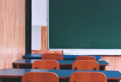 “I siti porno faranno scuola”, l’allarme del pedagogista sul divieto dell’educazione sessuale