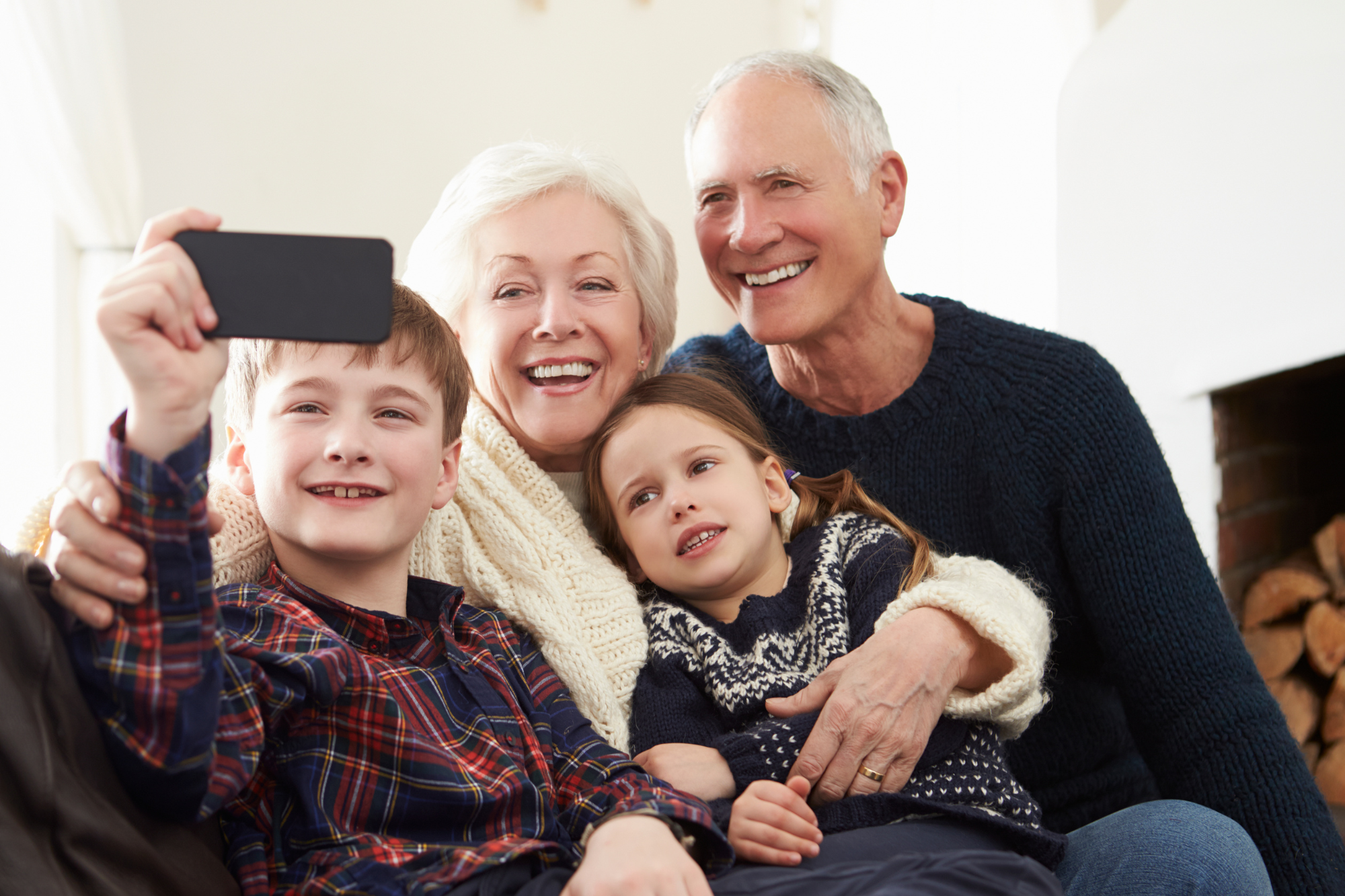 Cosa hanno da festeggiare i nonni se 4 su 10 non hanno il wifi?