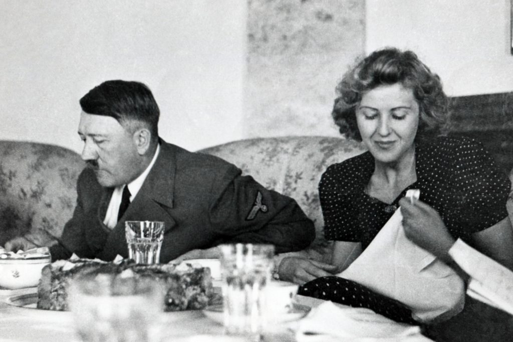 Adolf Hitler ed Eva Braun a Cena