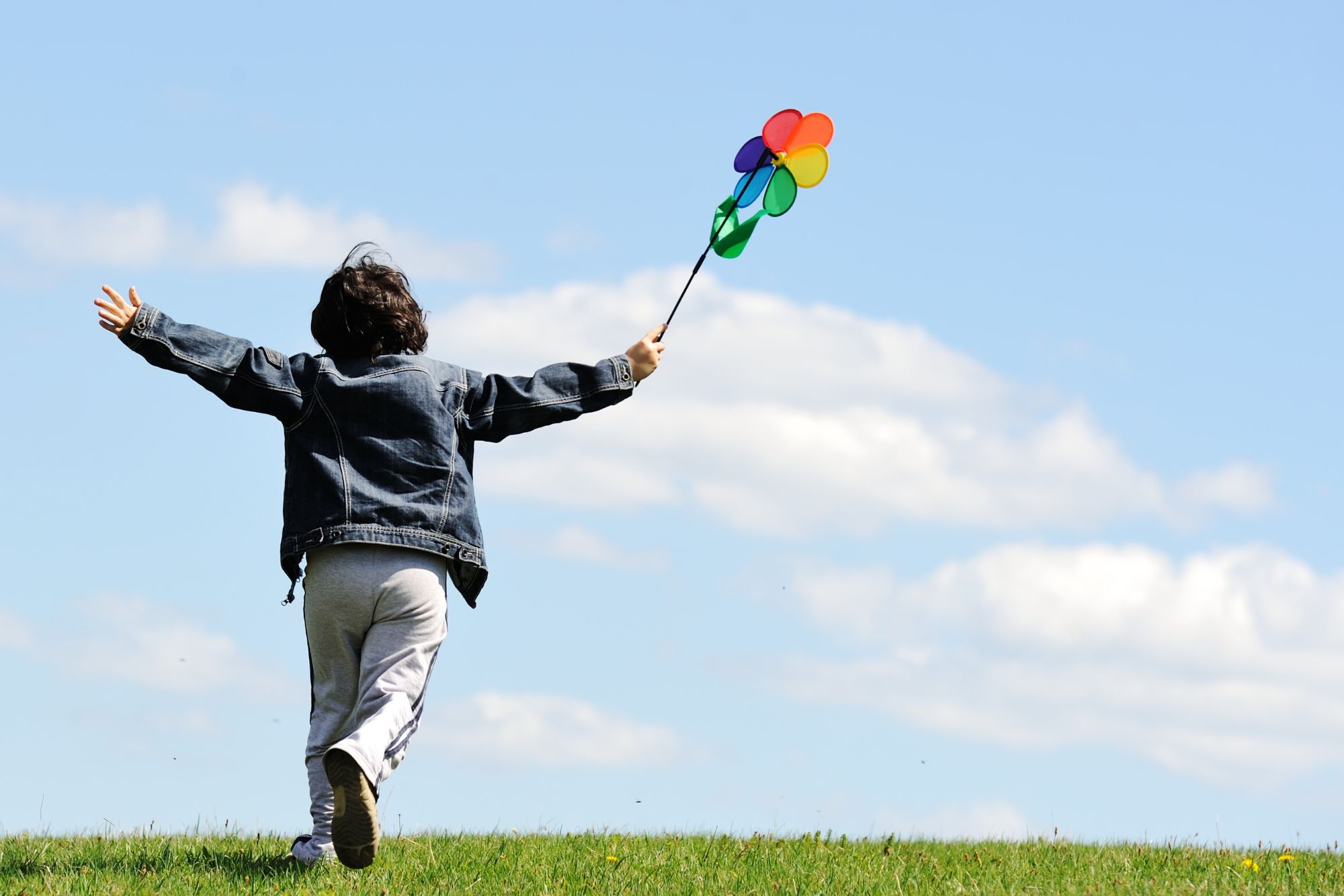 Paese che vai, felicità che trovi: individuata la “soglia minima” per vivere più a lungo (e meglio)