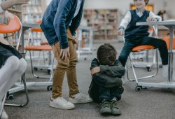 Niente università per i bulli: la rivoluzionaria legge della Corea del Sud dal 2026