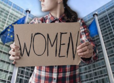 Strategia europea per la parità: dal voto delle neomamme alla salute riproduttiva