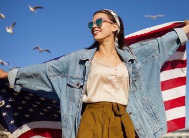 Addio “Sogno americano”, quattro giovani donne su 10 lascerebbero gli Stati Uniti