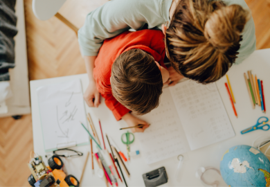 Senza scuola ma non senza regole: chi sono le famiglie dell’homeschooling