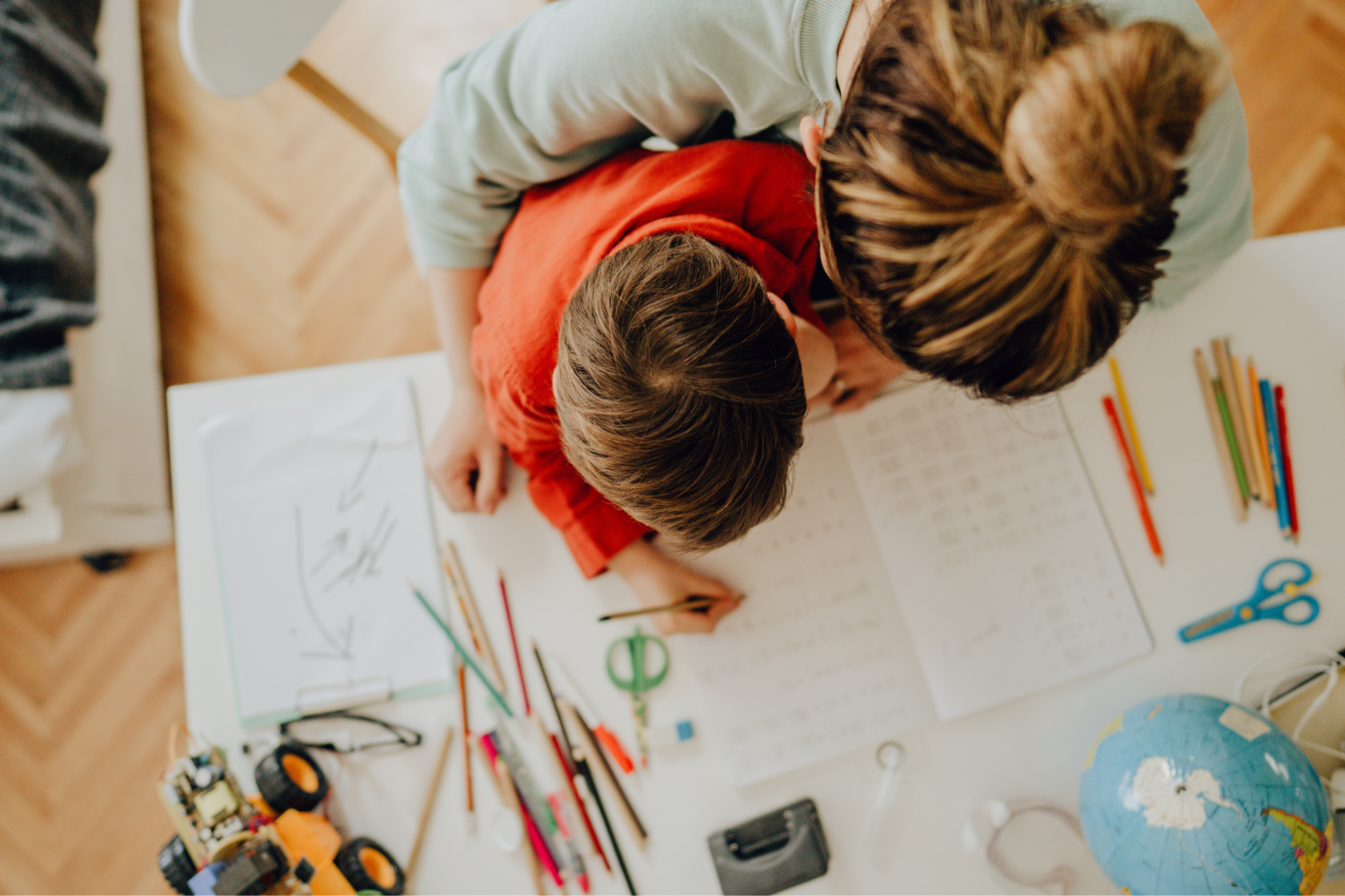 Senza scuola ma non senza regole: chi sono le famiglie dell’homeschooling