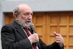 “Ai giovani è stato tolto il futuro”: la denuncia di Galimberti e il trauma generazionale mai affrontato in Italia