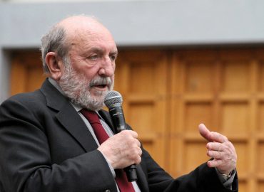 “Ai giovani è stato tolto il futuro”: la denuncia di Galimberti e il trauma generazionale mai affrontato in Italia