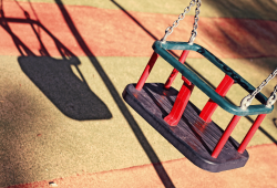 Fecondità in calo: perché i giovani italiani non vogliono più figli?