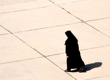 Iran, centinaia di donne senza velo ad una maratona, arrestati gli organizzatori