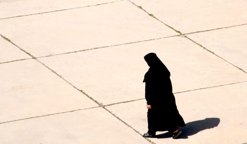 Iran, centinaia di donne senza velo ad una maratona, arrestati gli organizzatori