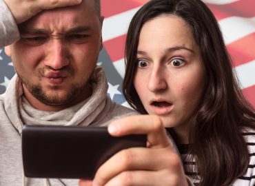 Dimmi cosa posti e ti dirò se entri: gli Usa chiedono di vedere i tuoi social e dove vivono i tuoi parenti