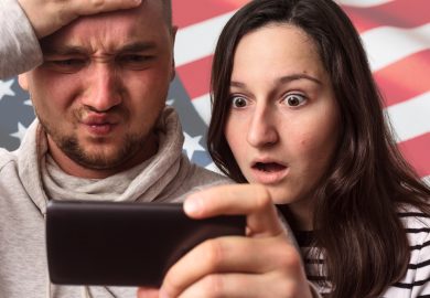 Dimmi cosa posti e ti dirò se entri: gli Usa chiedono di vedere i tuoi social e dove vivono i tuoi parenti