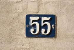 Longevità, perché il corpo presenta il conto proprio a 55 anni?