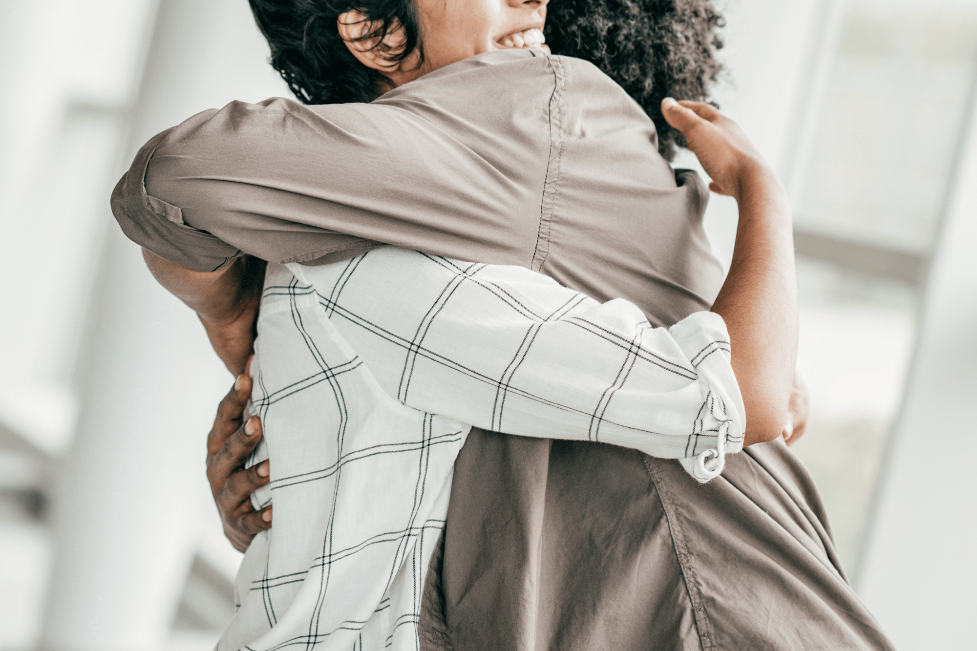 Ci abbracciamo meno? La domanda dietro il 21 gennaio