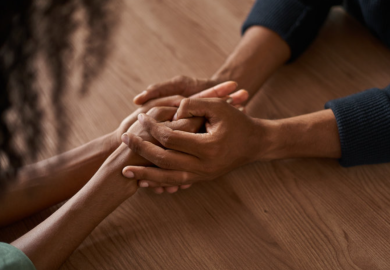 I tagli agli aiuti internazionali colpiscono le donne: chiuso 1 programma antiviolenza su 3