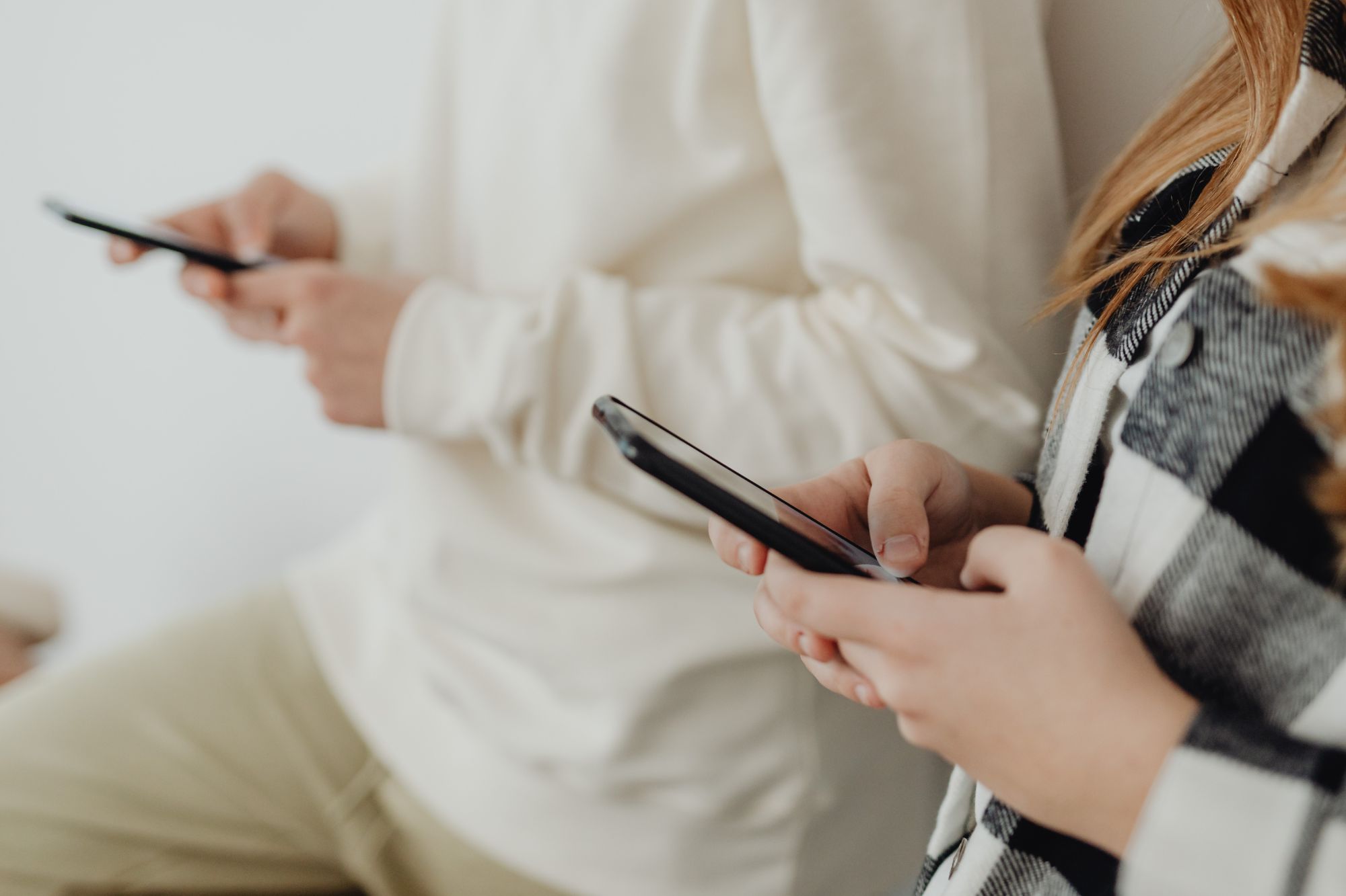 Divieto social under 16, dall’Australia all’Europa: cosa ne pensa l’esperta di Oxford