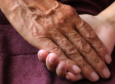 Longevità, questione di genetica o stile di vita? Cosa dice la scienza