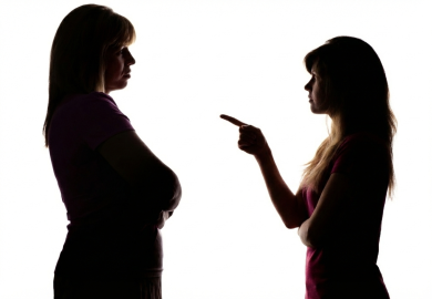 L’errore più comune dei genitori con gli adolescenti? Fare troppo