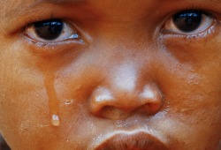 Nel 2026 4,5 milioni di bambine rischiano le mutilazioni genitali (16mila sono in Italia)