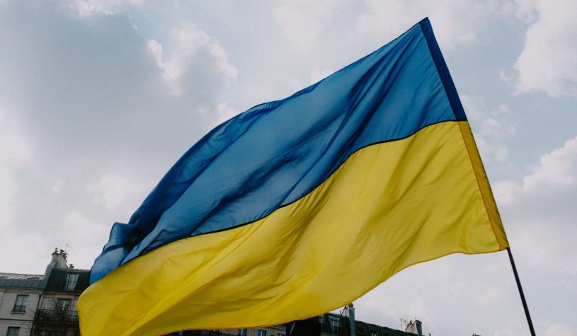 Congelati gratis sperma e ovuli dei soldati: così l’Ucraina “salva” i figli della guerra