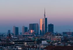 Olimpiadi Milano-Cortina, immobili alle stelle: +102% in centro, affitti brevi fuori controllo