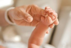 Meno bebè, più futuro? Perché il declino demografico non deve spaventarci