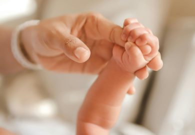L’attrice Laura Orrico diventa mamma a 49 anni dal marito defunto 11 anni fa