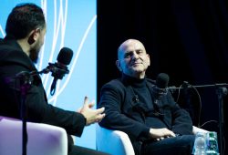 Alberto Pellai e la regola del 30%: perché l’iperprotezione rende fragili i figli