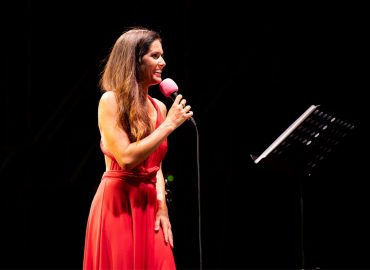 “Altroché spegnere il cervello, la comicità deve attivarlo”: parola di Arianna Porcelli Safonov