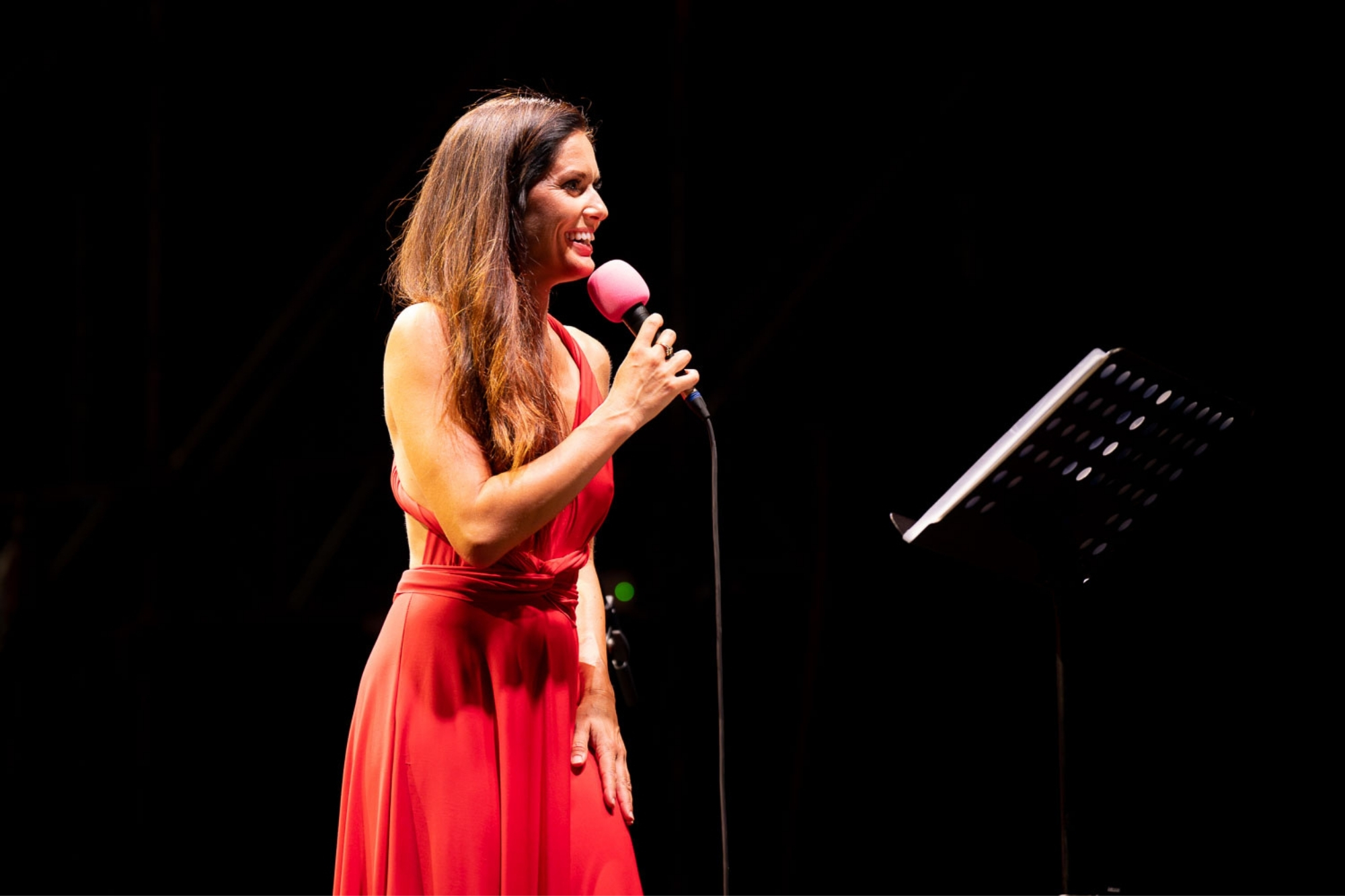 “Altroché spegnere il cervello, la comicità deve attivarlo”: parola di Arianna Porcelli Safonov