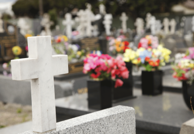 Cimiteri, app e memoria online: cosa succede ai morti nell’era digitale