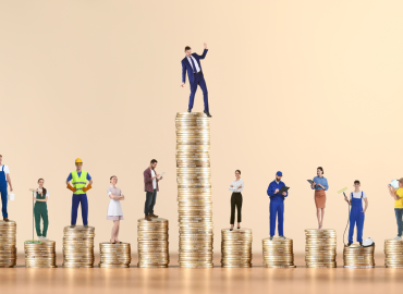 Il miliardario che vuole pagare più tasse: “il divario tra ricchi e poveri cresce, così non si può andare avanti”