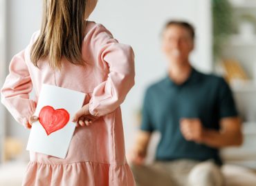 Festa del Papà: la sfida del “padre educativo” e gli 8 consigli per i neogenitori