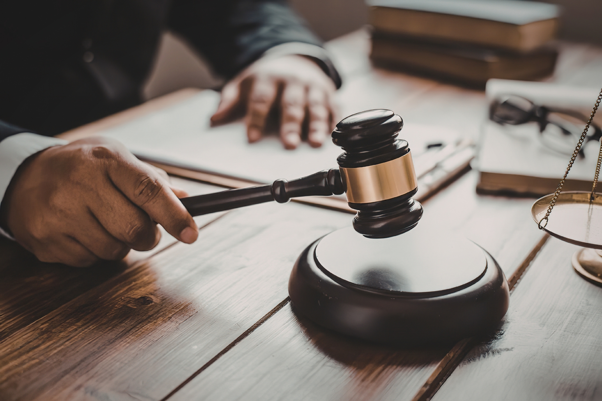 Madre caccia di casa il figlio 31enne, lui si licenzia: per il giudice deve comunque andarsene