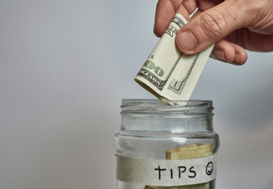 Perché lasciamo la mancia? Non è (solo) gratitudine