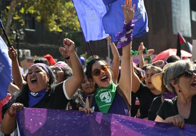 Le donne cilene sfidano il governo di destra di Kast