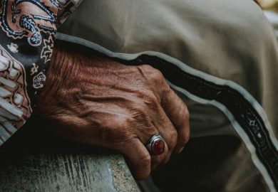 La fine della vecchiaia? Uno scienziato di Harvard spiega come “ripulire” le nostre cellule