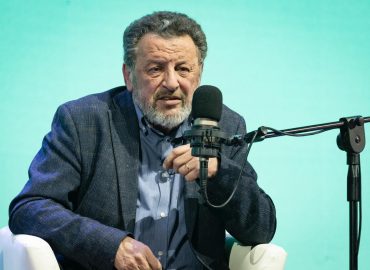 Adolescenti, Nembrini: “I figli ci guardano: il problema è cosa vedono”