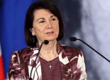 Roccella sui congedi parentali: “Con gravidanza e allattamento, non c’è parità che tenga”